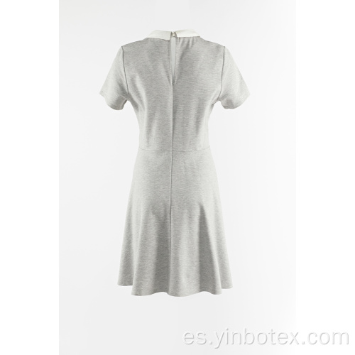 Vestido de punto gris con cuello Peter Pan